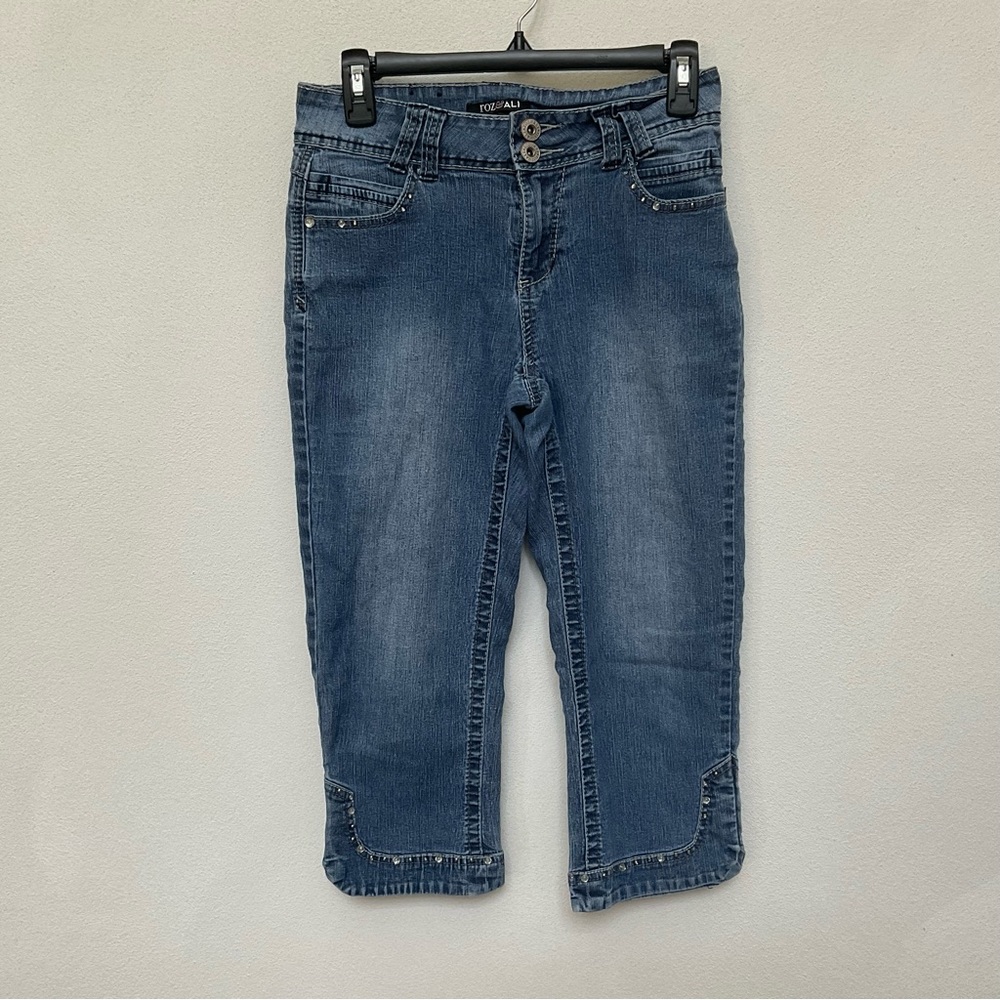 Roz & Ali Mid Wash Jeweled Sparkley Jean Capris Size 6 Spring Summer